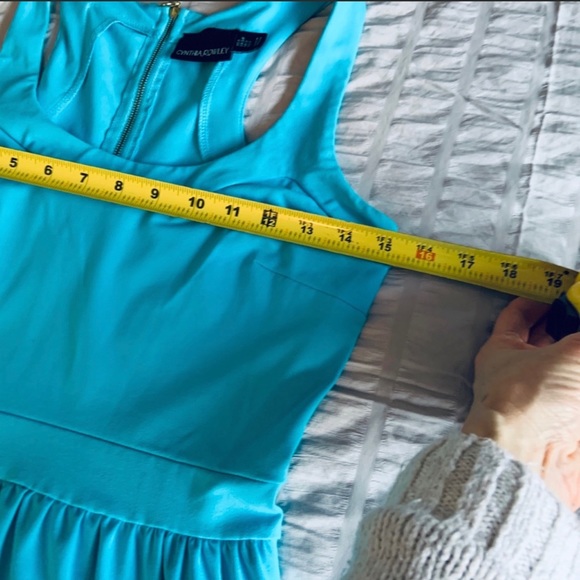 Cynthia Rowley Dress with pockets. - Picture 4 of 6